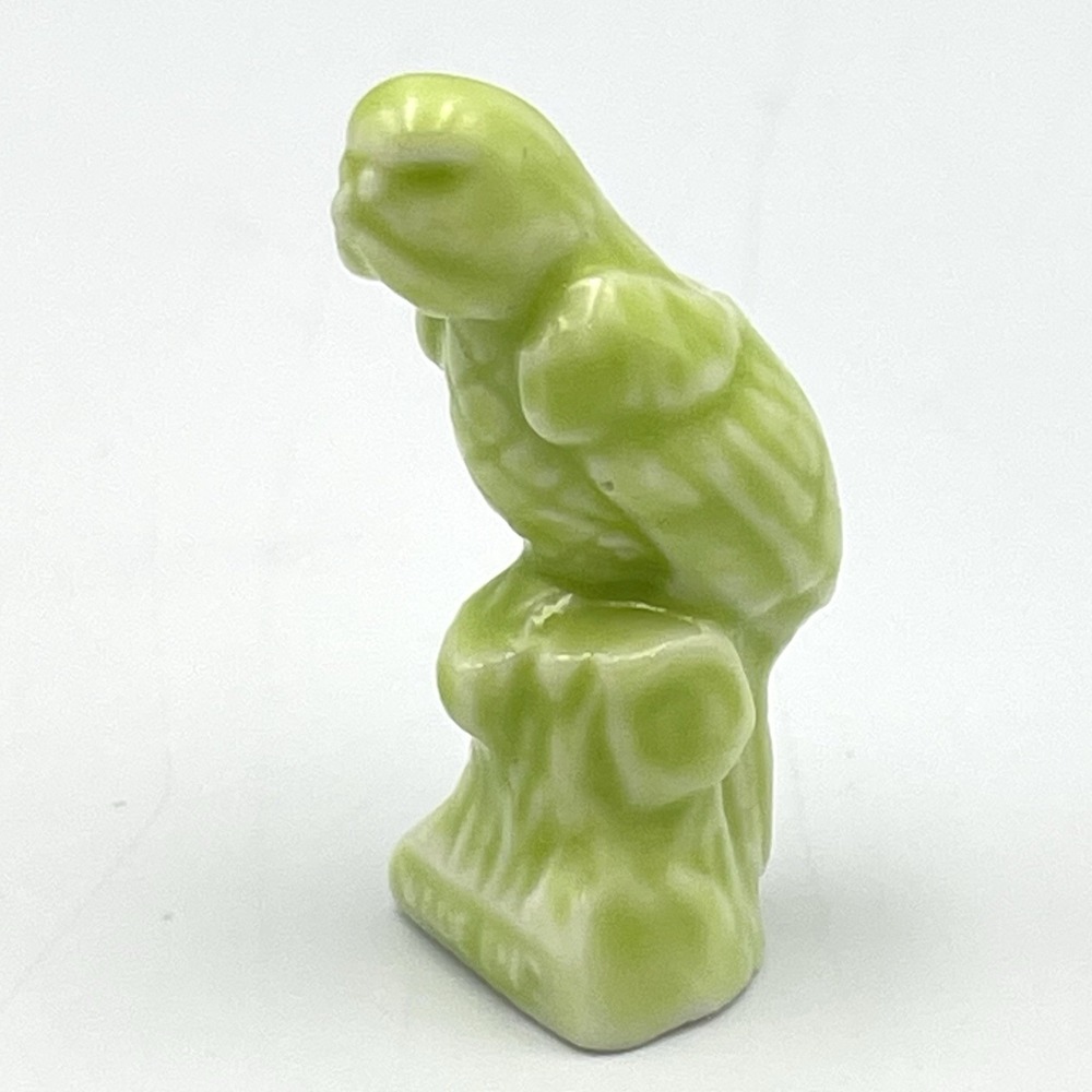 Wade England Red Rose Tea Budgie Parrot Figurine Pet Shop Friends 2007